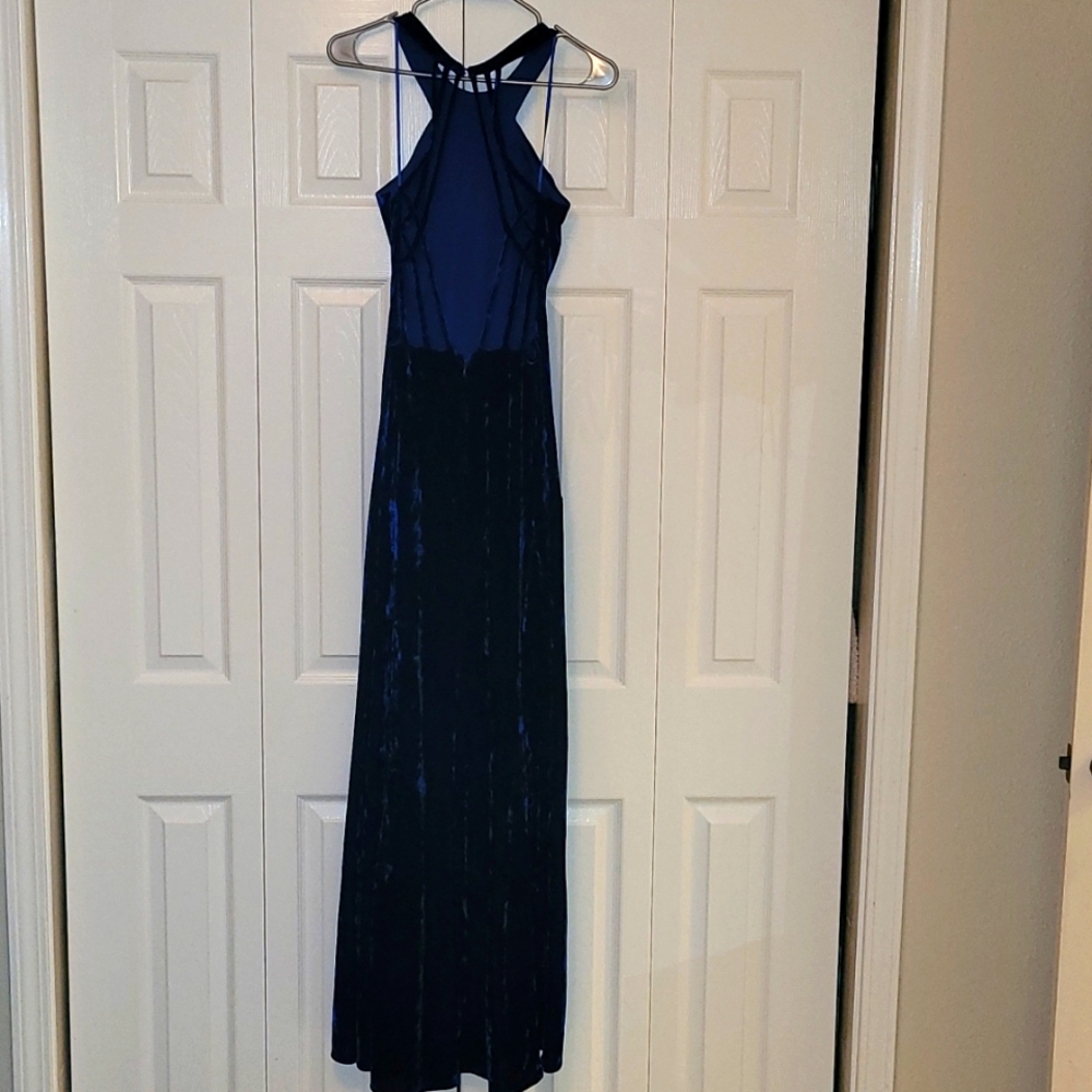 Formal floor length open back blue velvet gown. - Picture 2 of 4